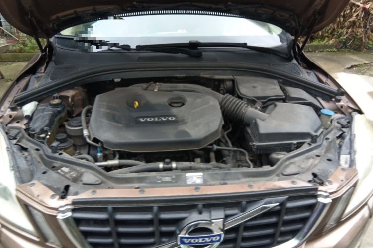 Used Volvo XC60 2011 2.0T ZhiZun Edition Engine Bay