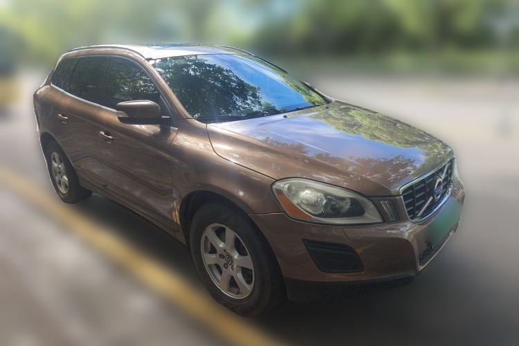 Used Volvo XC60 2011 T6 AWD Zhiya Edition Front Right 45 Deg