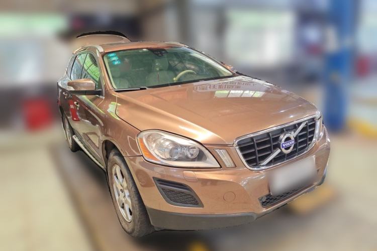 Used Volvo XC60 2011 2.0T Zhiya Edition Front Right 45 Deg