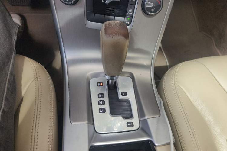 Used Volvo XC60 2011 T6 AWD Zhiya Edition Gear Lever