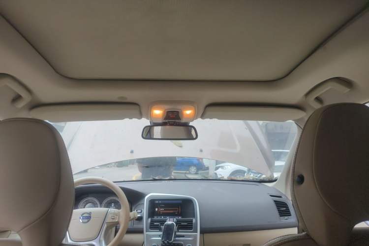 Used Volvo XC60 2011 2.0T Zhiya Edition Headliner