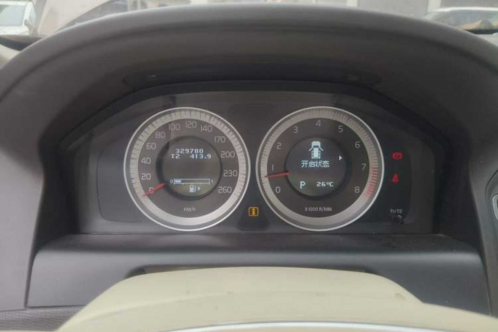 Used Volvo XC60 2011 2.0T Zhiya Edition Instrument Cluster