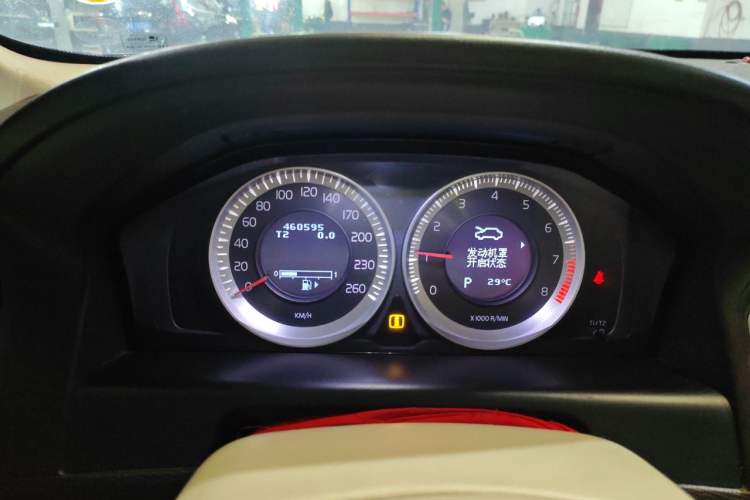Used Volvo XC60 2011 2.0T Zhiya Edition Instrument Cluster