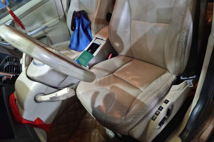 Used Volvo XC60 2011 2.0T Zhiya Edition Left Front Seat