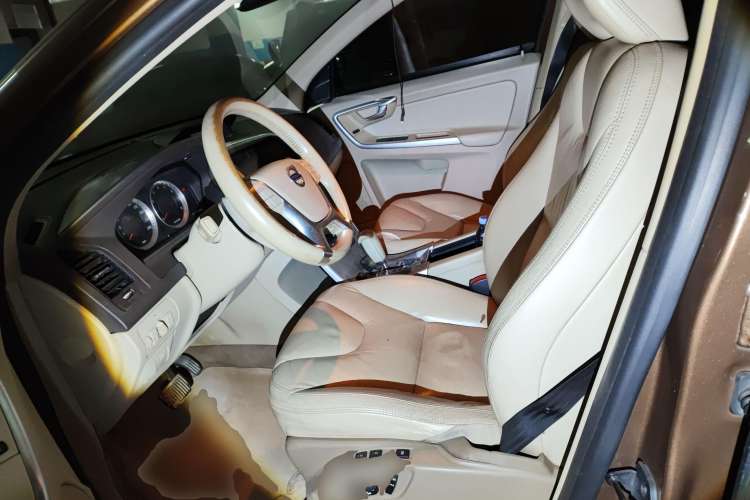 Used Volvo XC60 2011 2.0T Zhiya Edition Left Front Seat