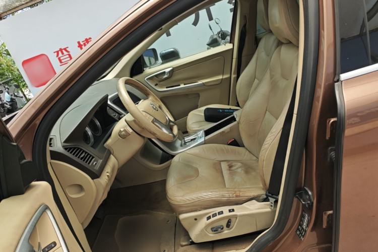 Used Volvo XC60 2011 2.0T Zhiya Edition Left Front Seat