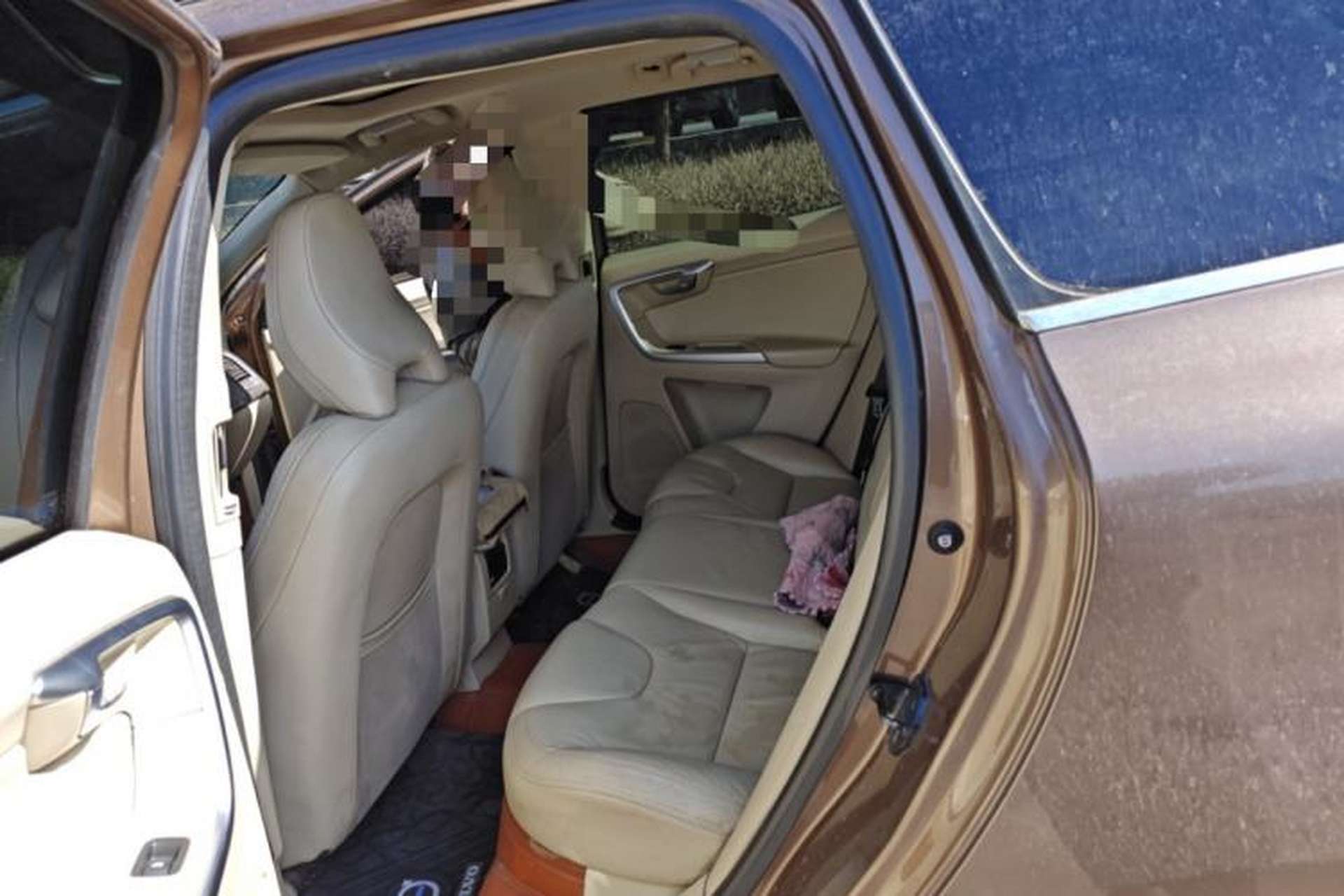 Used Volvo XC60 2011 2.0T Zhiya Edition Left Rear Seat