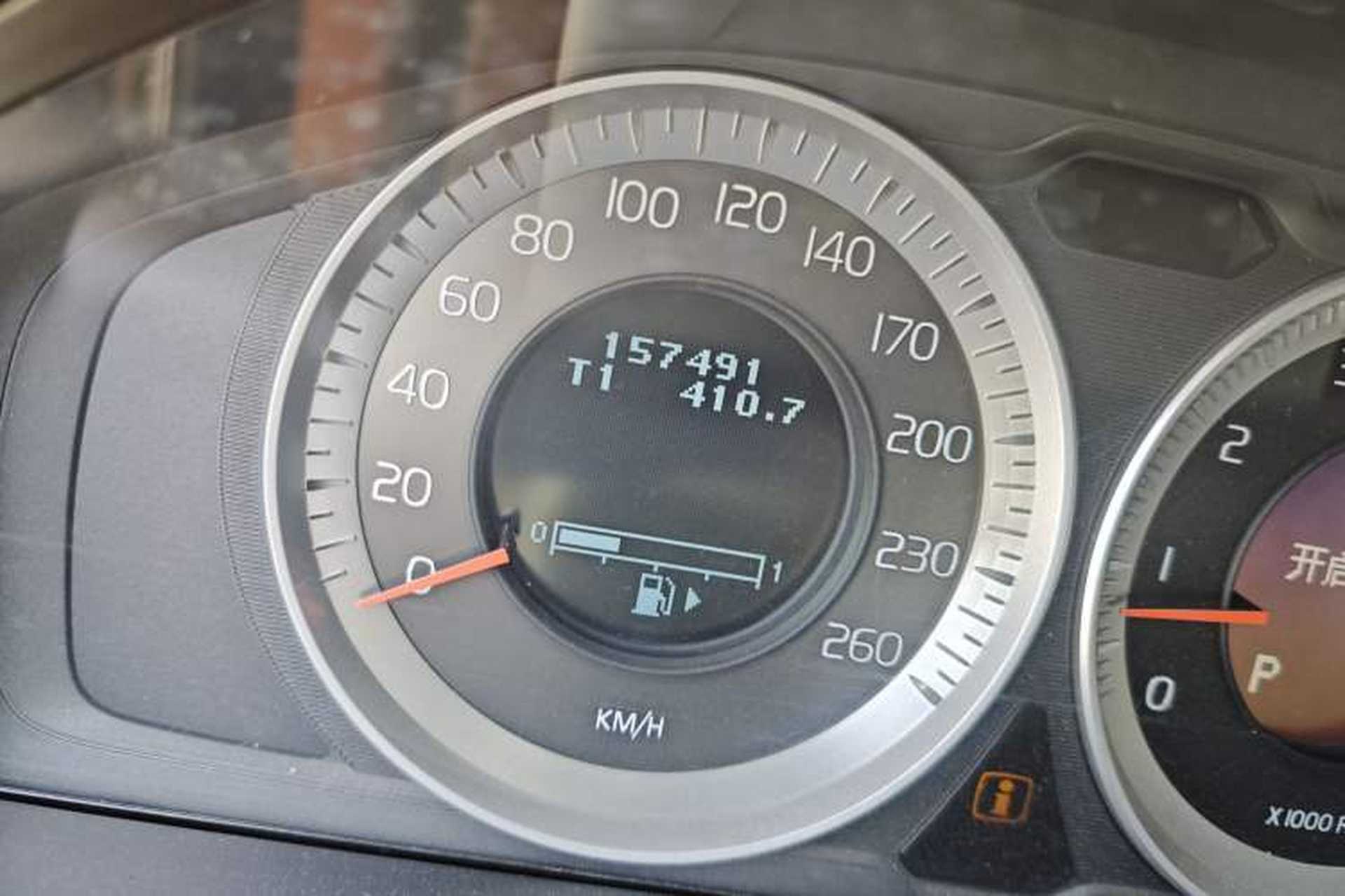 Used Volvo XC60 2011 2.0T Zhiya Edition Odometer Close Up