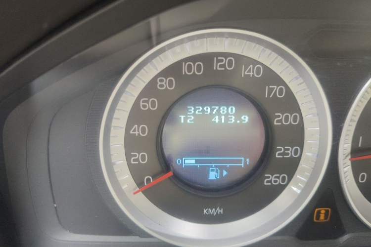 Used Volvo XC60 2011 2.0T Zhiya Edition Odometer Close Up