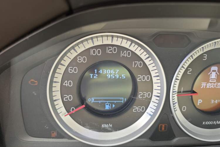 Used Volvo XC60 2011 2.0T Zhiya Edition Odometer Close Up