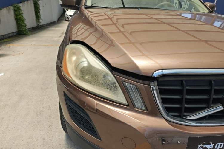 Used Volvo XC60 2011 2.0T Zhiya Edition Right Front Headlight