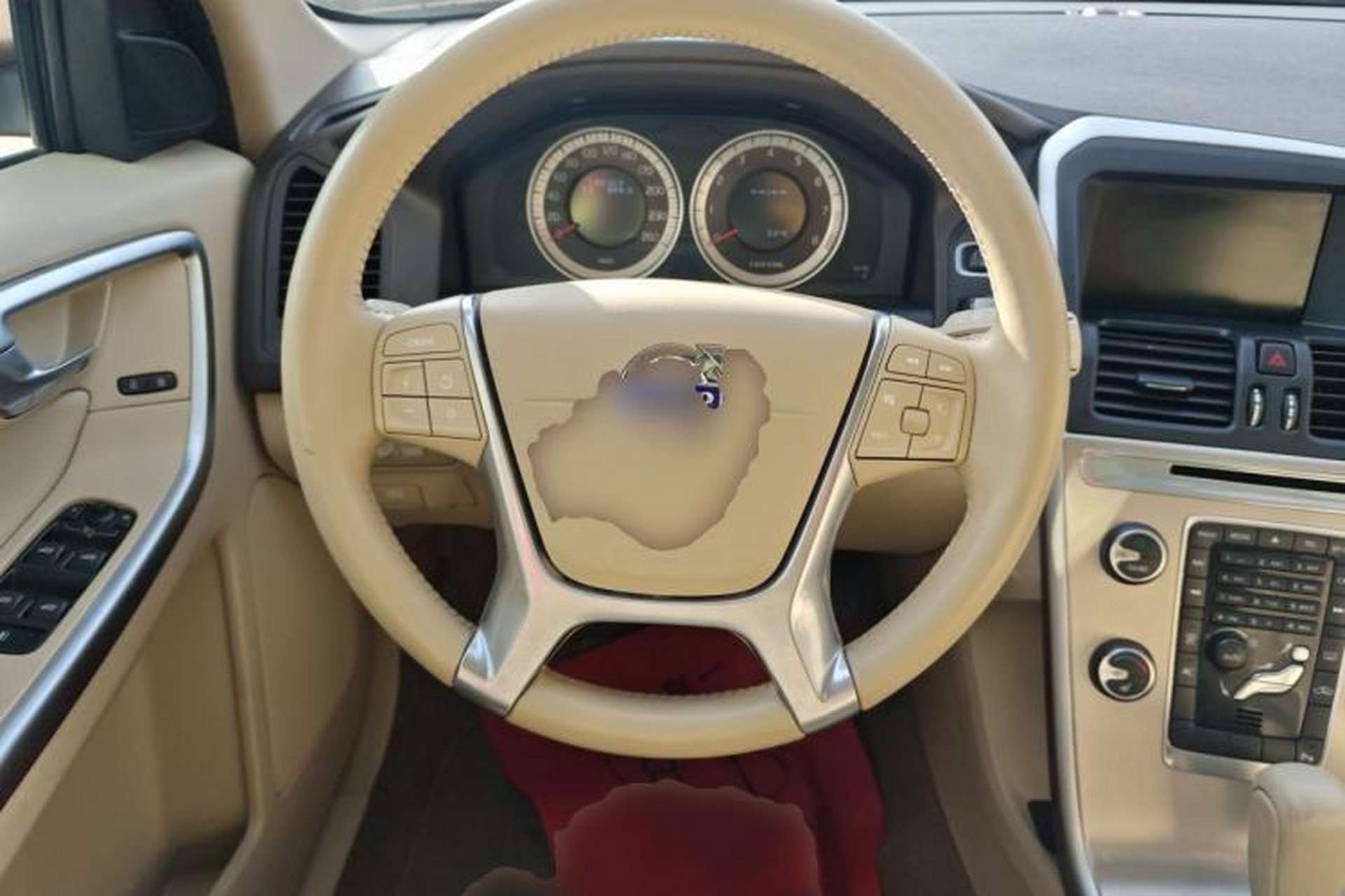 Used Volvo XC60 2011 2.0T Zhiya Edition Steering Wheel
