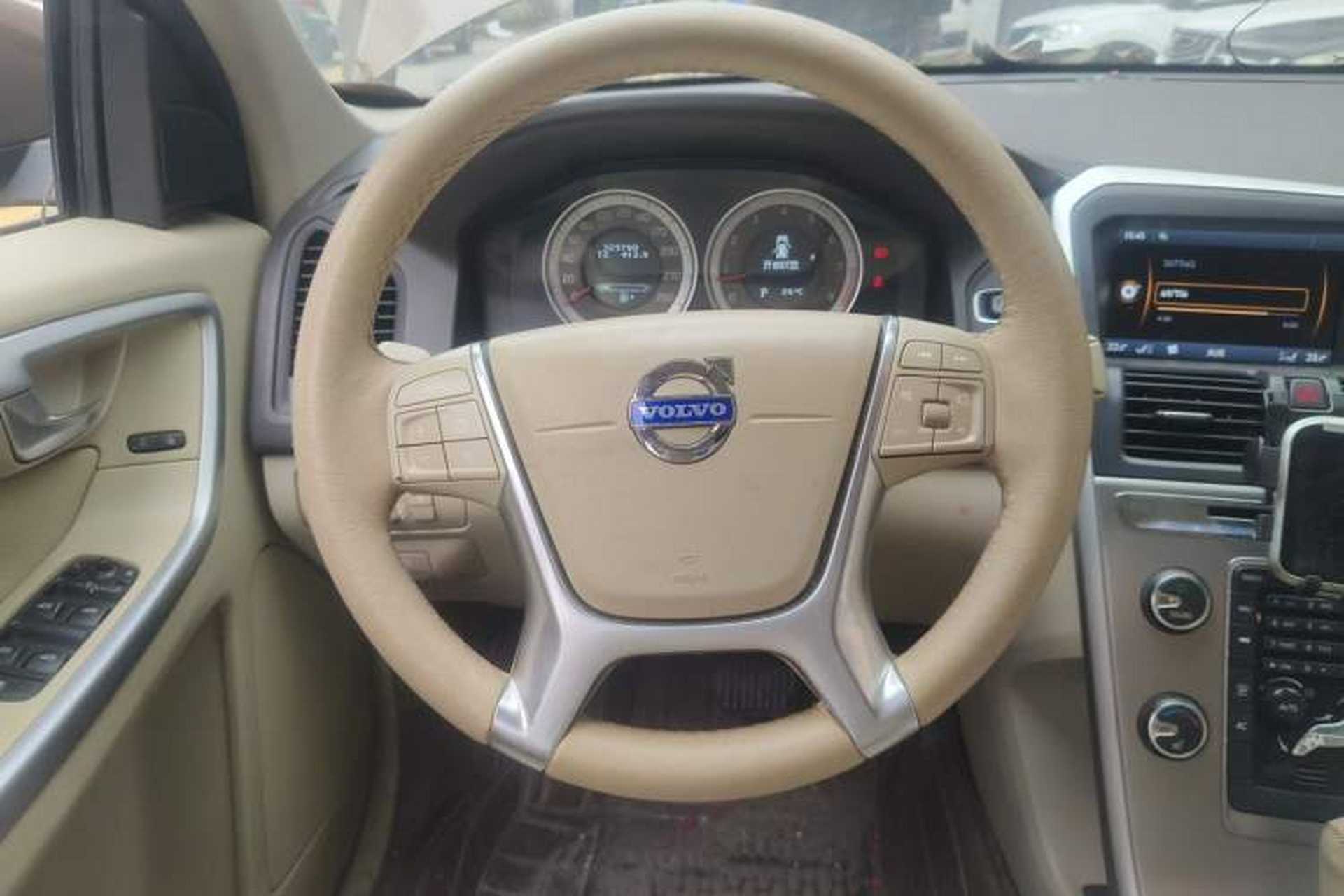 Used Volvo XC60 2011 2.0T Zhiya Edition Steering Wheel