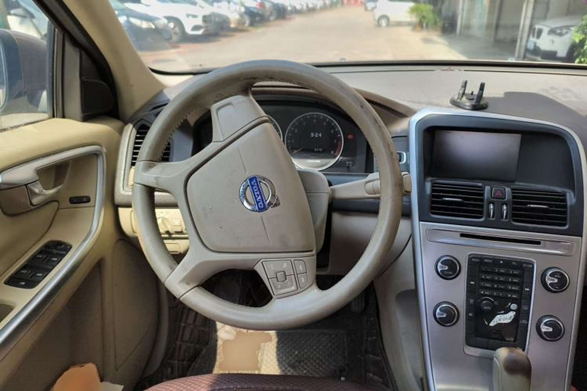 Used Volvo XC60 2011 2.0T Comfort Edition Steering Wheel