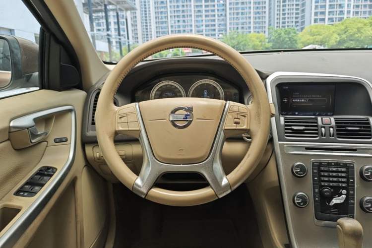 Used Volvo XC60 2011 2.0T Zhiya Edition Steering Wheel