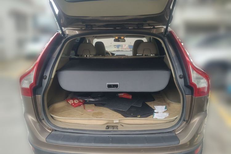 Used Volvo XC60 2011 2.0T Zhiya Edition Trunk