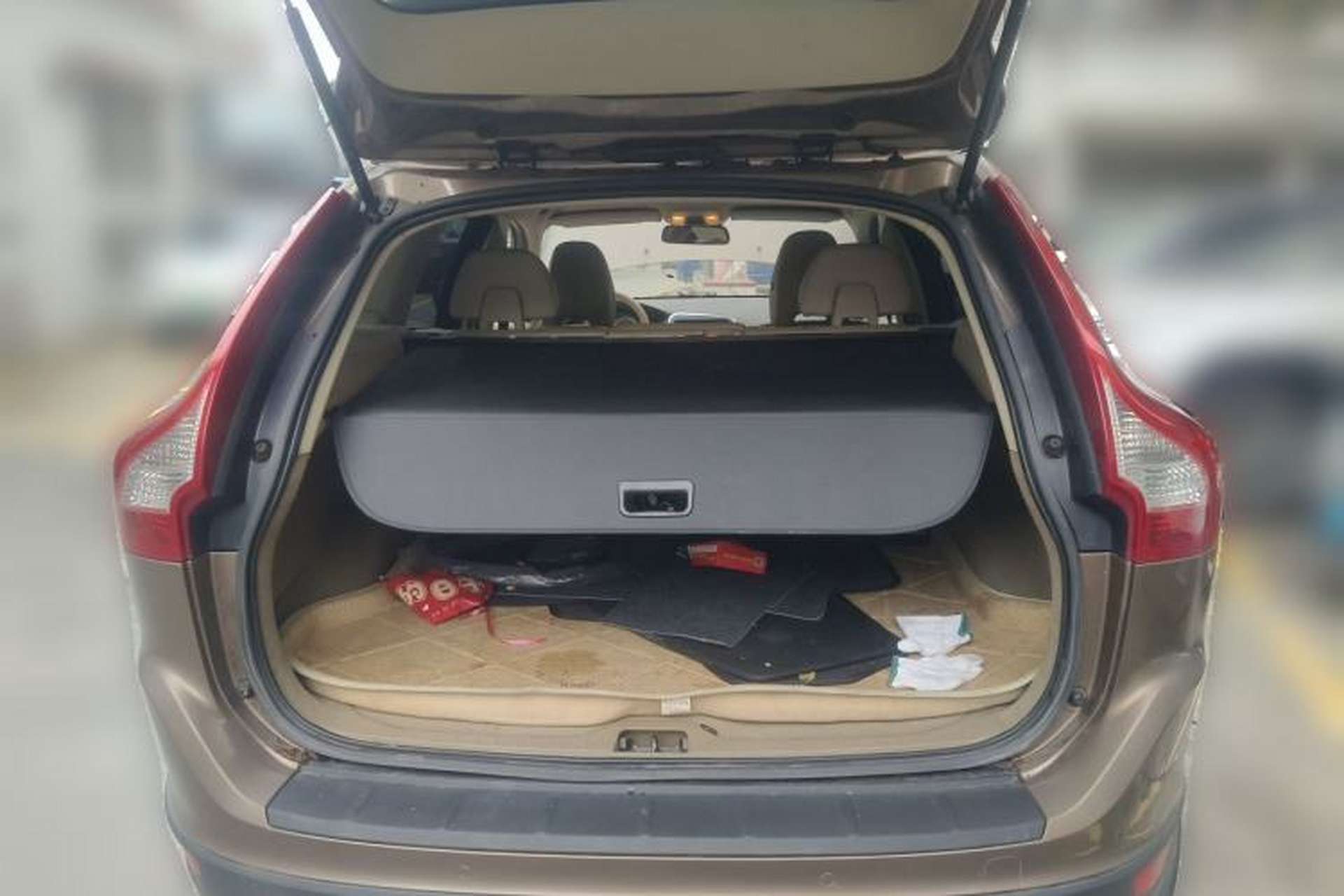 Used Volvo XC60 2011 2.0T Zhiya Edition Trunk