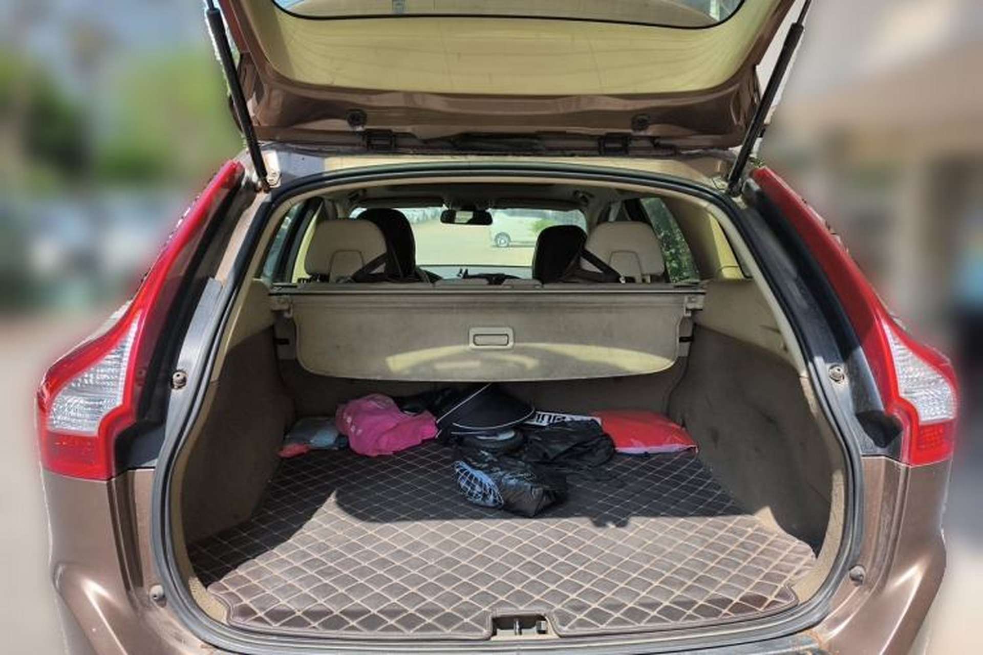 Used Volvo XC60 2011 2.0T Comfort Edition Trunk