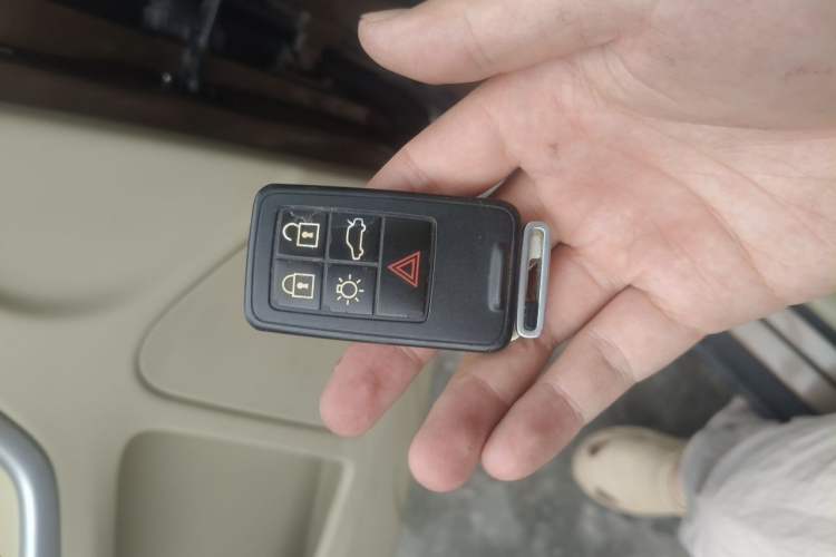 Used Volvo XC60 2011 2.0T Zhiya Edition Vehicle Key