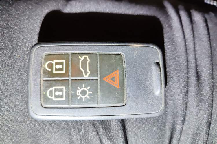 Used Volvo XC60 2011 2.0T Zhiya Edition Vehicle Key