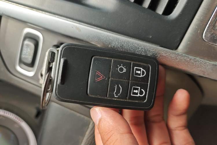 Used Volvo XC60 2011 2.0T Zhiya Edition Vehicle Key