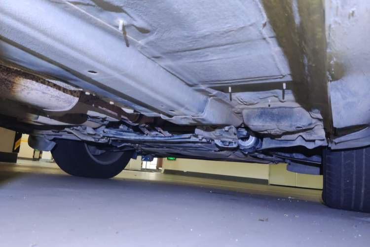 Used Volvo XC60 2011 2.0T Zhiya Edition Chassis Front Right