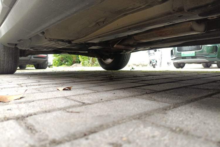 Used Volvo XC60 2011 2.0T Zhiya Edition Chassis Front Right
