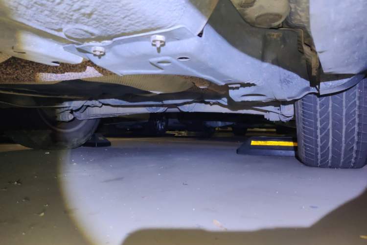 Used Volvo XC60 2011 2.0T Zhiya Edition Chassis Rear Left