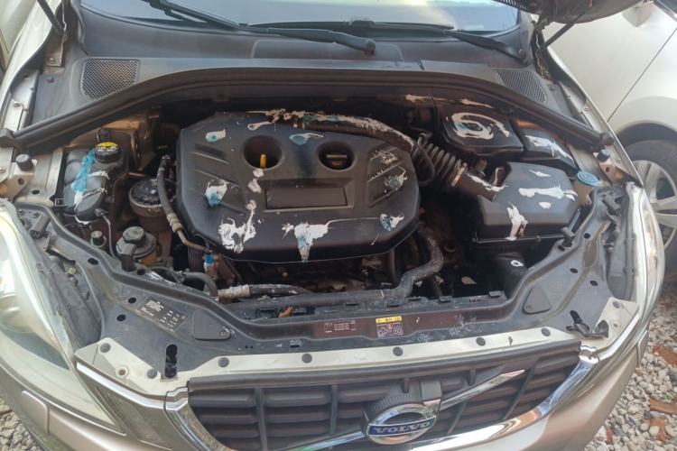 Used Volvo XC60 2011 2.0T Zhiya Edition Engine Bay