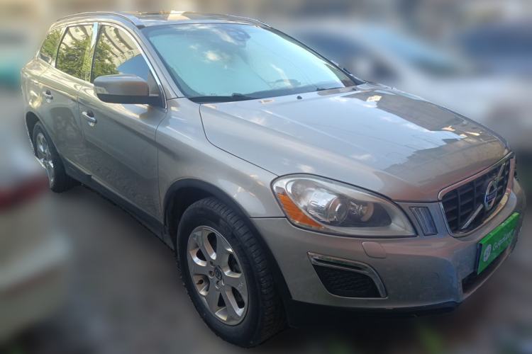 Used Volvo XC60 2011 2.0T Zhiya Edition Front Right 45 Deg