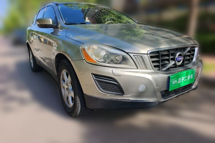 Used Volvo XC60 2011 2.0T Zhiya Edition Front Right 45 Deg