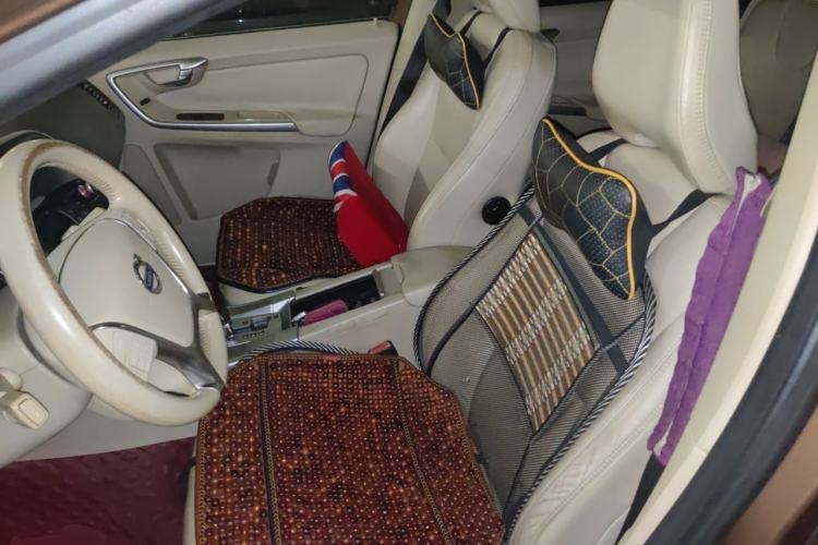 Used Volvo XC60 2011 2.0T Zhiya Edition Left Front Seat