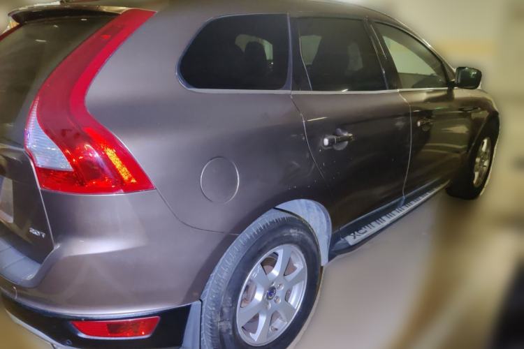 Used Volvo XC60 2011 2.0T Zhiya Edition Rear Right 45 Deg