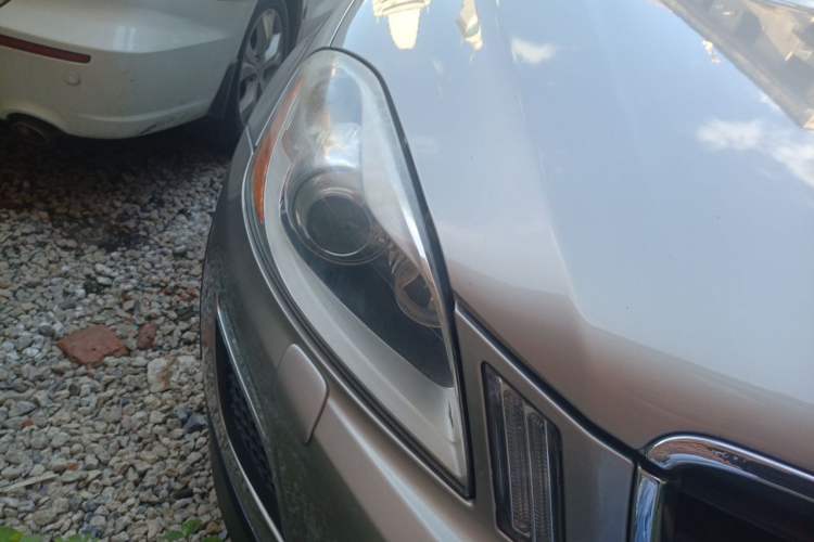 Used Volvo XC60 2011 2.0T Zhiya Edition Right Front Headlight