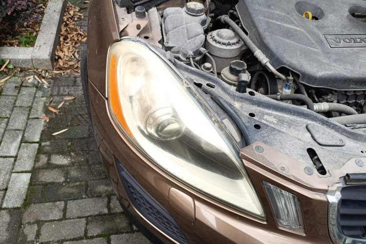 Used Volvo XC60 2011 2.0T Zhiya Edition Right Front Headlight