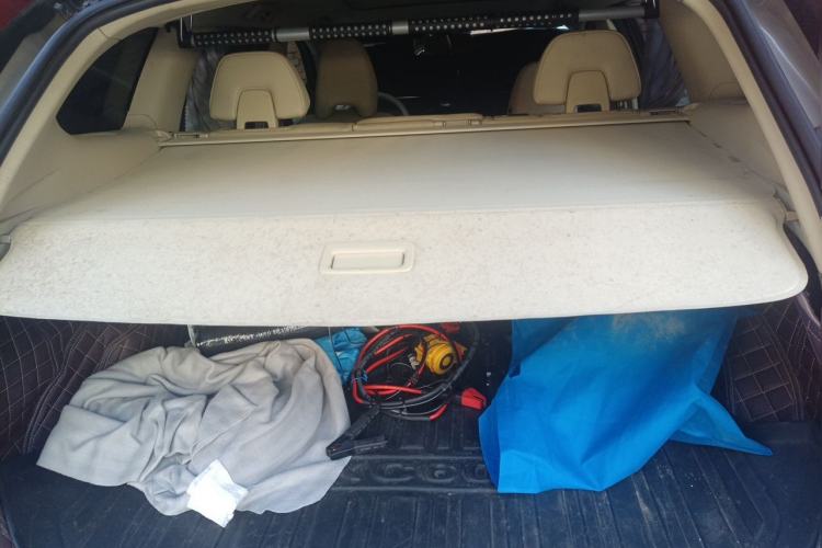 Used Volvo XC60 2011 2.0T Zhiya Edition Trunk