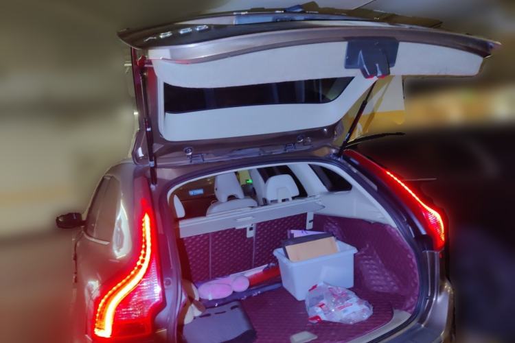 Used Volvo XC60 2011 2.0T Zhiya Edition Trunk