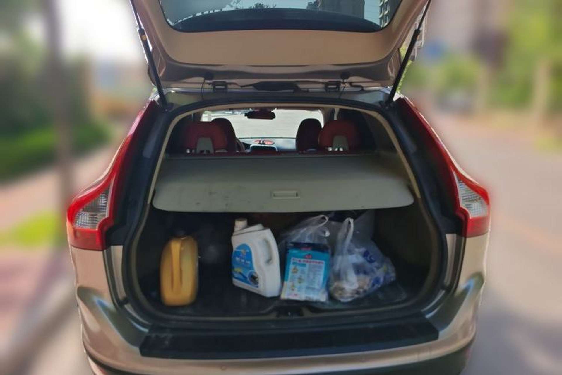 Used Volvo XC60 2011 2.0T Zhiya Edition Trunk