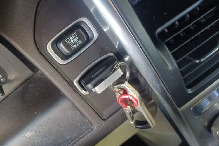 Used Volvo XC60 2011 2.0T Zhiya Edition Vehicle Key
