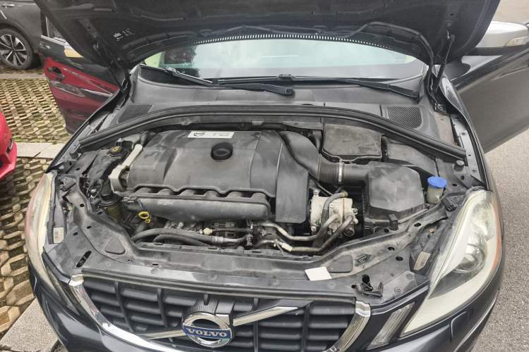 Used Volvo XC60 2011 T6 AWD Zhiya Edition Engine Bay