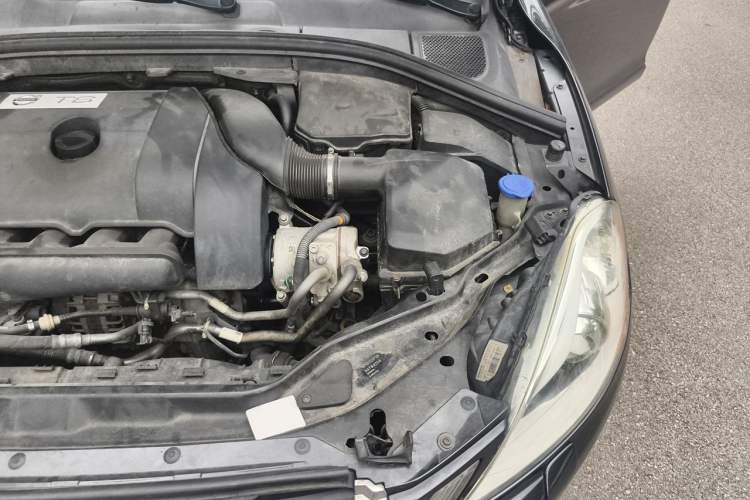 Used Volvo XC60 2011 T6 AWD Zhiya Edition Engine Bay Left