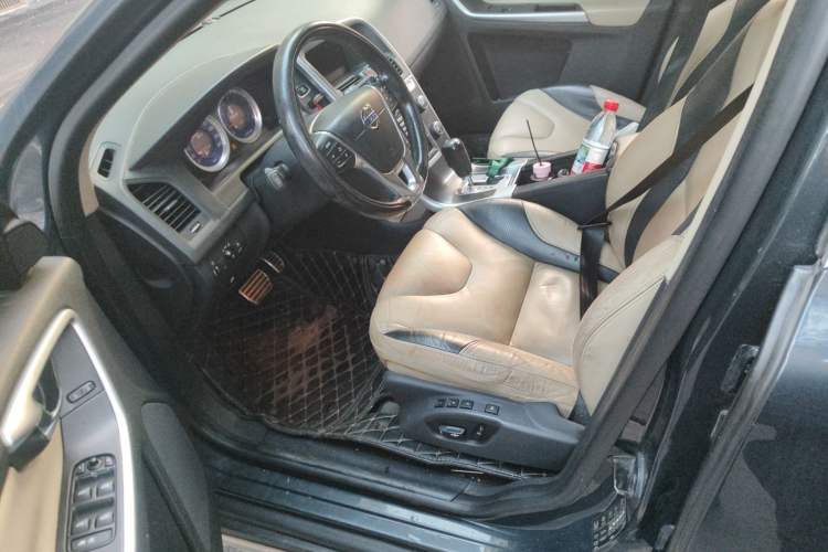 Used Volvo XC60 2011 2.0T Zhiya Edition Left Front Seat