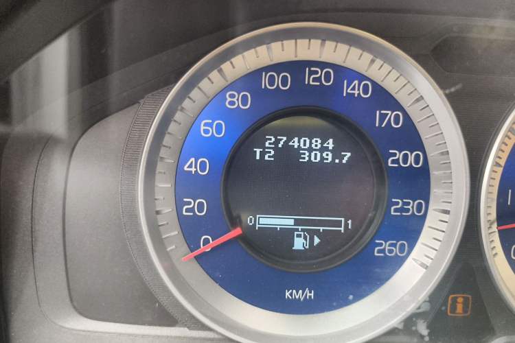 Used Volvo XC60 2011 T6 AWD Zhiya Edition Odometer Close Up