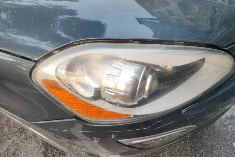 Used Volvo XC60 2011 2.0T Zhiya Edition Right Front Headlight