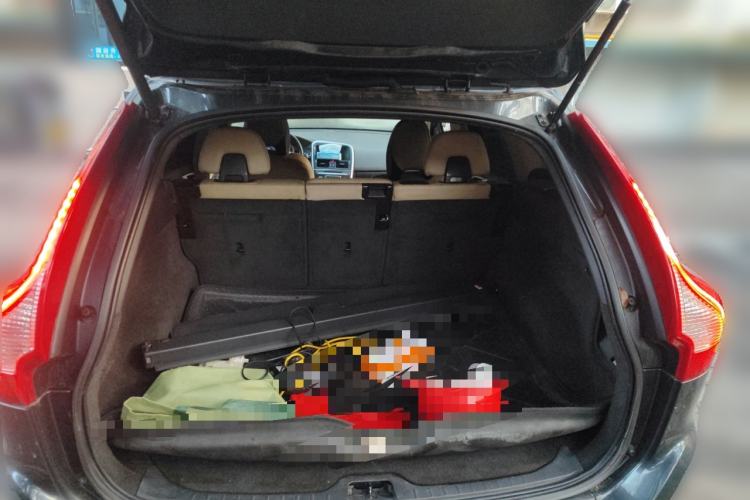 Used Volvo XC60 2011 2.0T Zhiya Edition Trunk