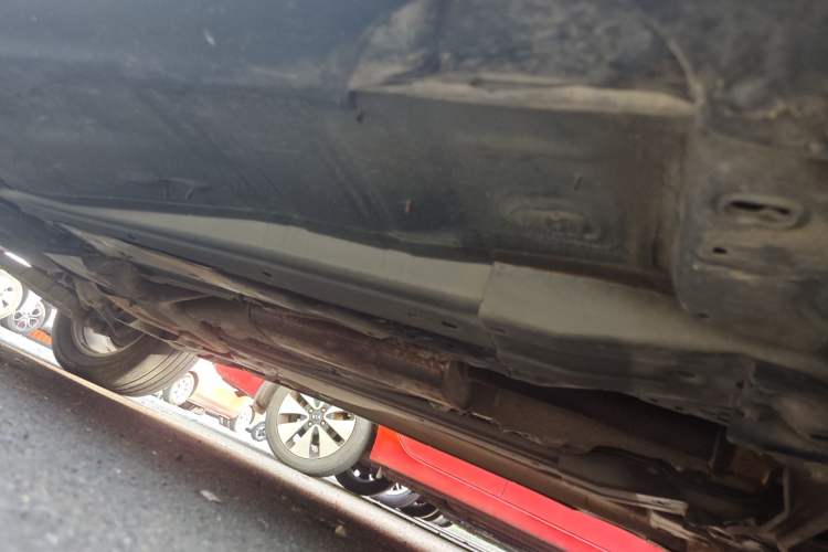 Used Volvo XC60 2011 2.0T ZhiZun Edition Chassis Front Right