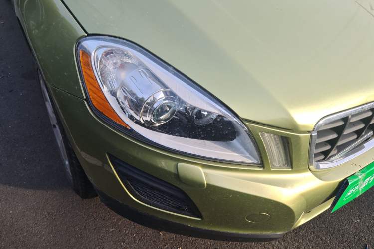 Used Volvo XC60 2011 2.0T ZhiZun Edition Right Front Headlight