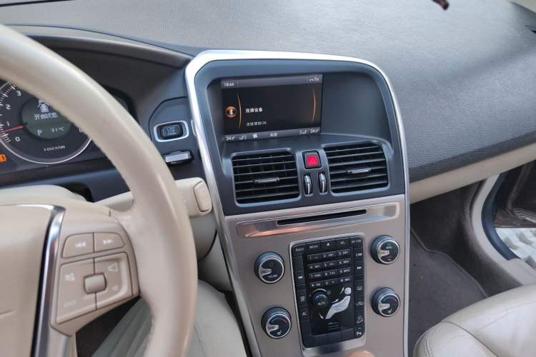Used Volvo XC60 2011 T6 AWD Zhiya Edition Audio And AC Panel