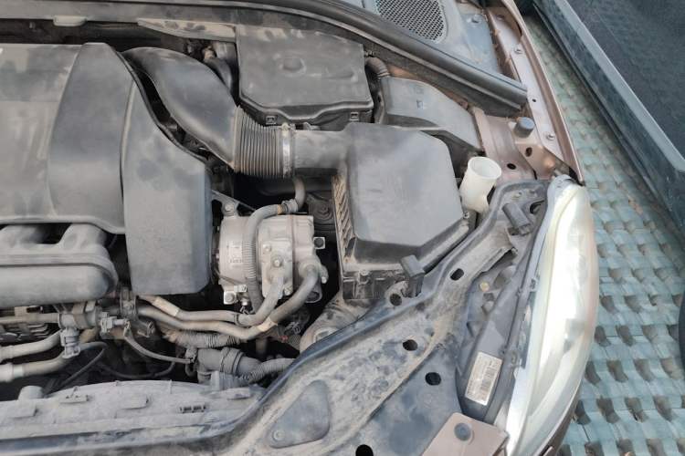 Used Volvo XC60 2011 T6 AWD Zhiya Edition Engine Bay Left