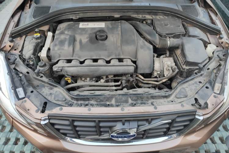 Used Volvo XC60 2011 T6 AWD Zhiya Edition Engine Bay